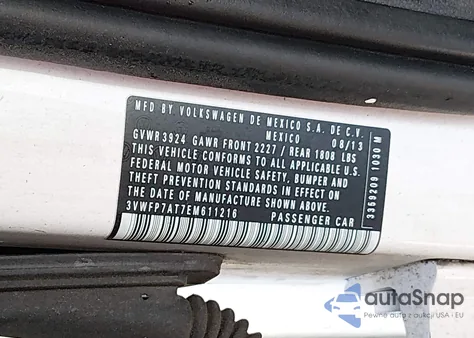 2014 Volkswagen Beetle 2.5L Entry z USA, uszkodzony, nr VIN 3VWFP7AT7EM611216